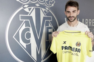 Villarreal acerta contratação por empréstimo do atacante espanhol Adrian