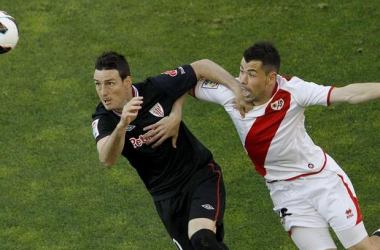 El Athletic cierra un año para olvidar con un empate en Vallecas