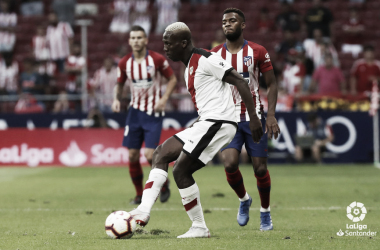 Luís
Advíncula, convocado con la Selección de Perú