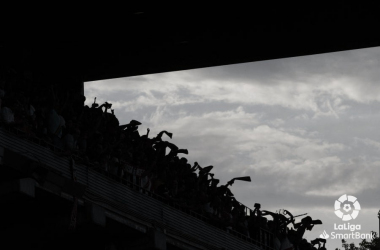 Aficionados rayistas se manifiestan en previa ante el Deportivo