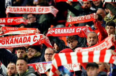 Aficionados del Granada CF en Los Cármenes | Foto: Pepe Villoslada / Granada CF