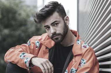 Agoney vuelve con 'Black', una necesaria crítica al presente