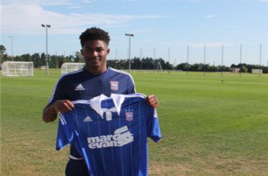 El Ipswich Town completa la cesión de Ainsley Maitland-Niles