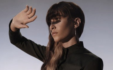 Aitana va "Más allá de la luna" en el estreno de "Volaré"