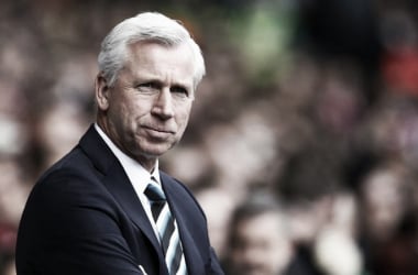 Alan Pardew: &quot;Buscamos uno o dos delanteros&quot;