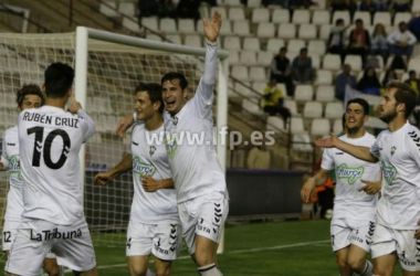 El gran capitán Núñez acerca al Albacete cada vez más a la salvación