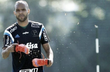 Alecsandro minimiza jejum de gols no Palmeiras: "O que me importa são as vitórias"