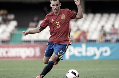 Alejandro Grimaldo, posible candidato para el carril zurdo de La Roja