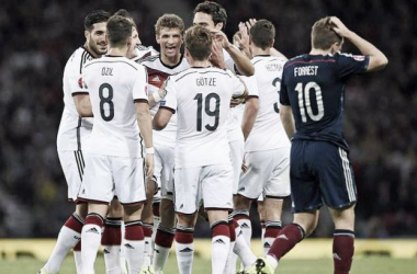 Müller bombardeó Hampden Park