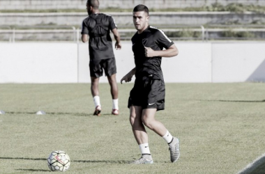 El canterano Álex Robles, la principal novedad en el entrenamiento del Málaga CF