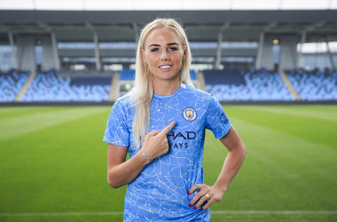 Alex Greenwood signs for Manchester City Women