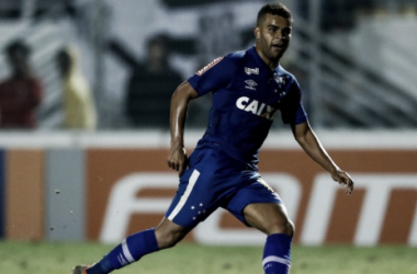 Com Alisson de volta, Mano Menezes relaciona 23 jogadores para enfrentar o Corinthians
