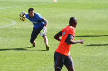 Roberto padece un esguince en el ligamento de la rodilla