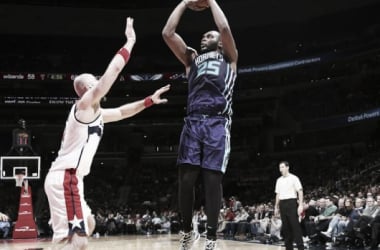 Al Jefferson y los Hornets asaltan D.C.