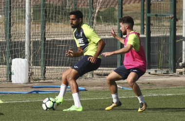 Menosse, Iriondo y Licá, novedades en la convocatoria para medirse al Sevilla Atlético