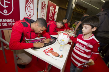 Galería: Firma de autógrafos de Machís, Joselu, Peña y Alberto Martín