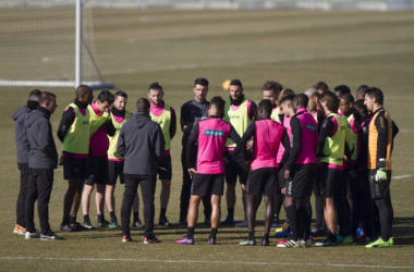 Un Granada CF al completo con la única ausencia de Wakaso