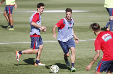 Rubén Pérez y Thievy regresan a la convocatoria contra el Sporting