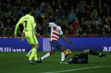 Adrian Ramos logra el primer doblete para el Granada en esta Liga