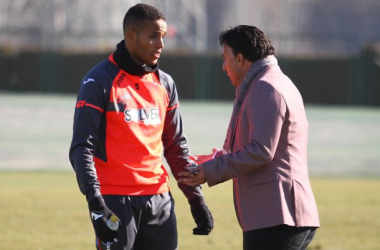 El Arabi y Roberto, fuera de la convocatoria para enfrentarse al Villarreal