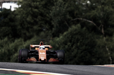 Alonso: &quot;Salir 11º con gomas nuevas quizás nos dé alguna posibilidad extra mañana&quot;