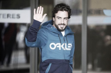 Fernando Alonso recibe el alta y abandona el hospital por su propio pie