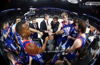 Turkish Airlines EuroLeague - Harakiri Anadolu Efes, Baskonia di rimonta ad Istanbul