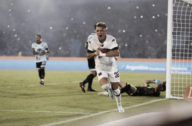 Festejo de Mateo Retegui en el 2-0 contra Belgrano de Córdoba (Foto: Cadena 3)