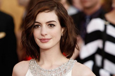 Anne Hathaway acepta no encajar en papeles jóvenes