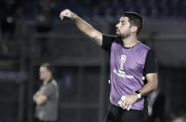 António Oliveira reconhece desempenho ruim do Corinthians: "Não dá para jogar bem sempre"