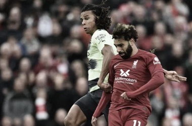  Alisson le da pase a Salah, Liverpool gana el partido del Manchester City