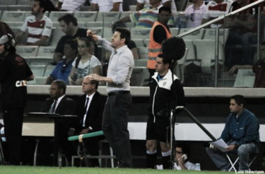 Argel defende jogadores e se responsabiliza por derrota do Figueirense