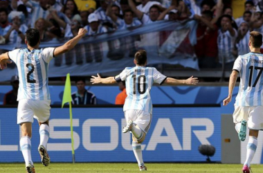 La Selección Argentina avanza a Octavos de Final dejando dudas