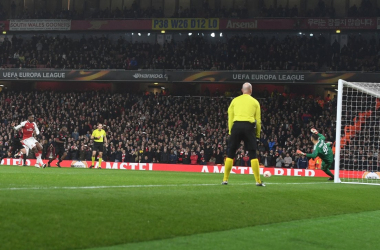 Wenger non spegne le polemiche: "Se Welbeck si è buttato ha fatto bene"