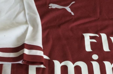 How did red and white become the colour of Arsenal?