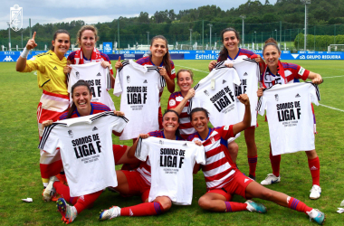Jugadoras del Granada celebran el ascenso a Liga F | Foto: Granada CF Femenino
