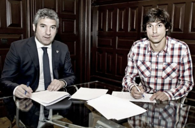Athletic Bilbao's Ander Iturraspe signs contract extension at the San Mames