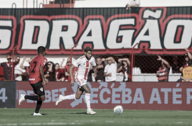 Após dois meses sem vitória, Atlético Goianiense vence o Internacional pelo Brasileirão