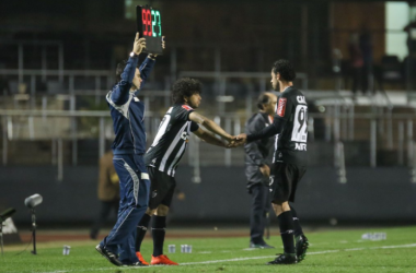 Treinador Marcelo Oliveira e goleiro Victor exaltam o crescimento da equipe alvinegra