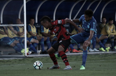 Avaí é superado pelo lanterna Atlético-GO e perde invencibilidade no returno