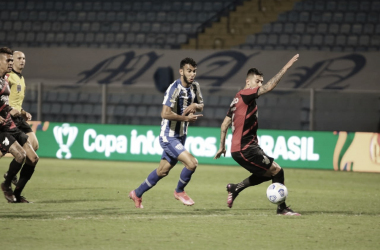 Avaí e Athletico ficam no empate em jogo movimentado na Copa do Brasil