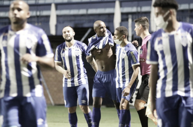 Com gol de estreante, Avaí vence Joinville em jogo atrasado pelo Catarinense