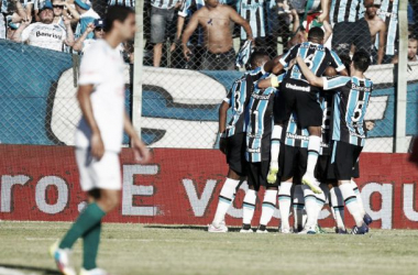 Marcelo Moreno marca duas vezes e Grêmio derrota Avenida