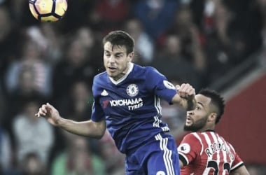 César Azpilicueta: &quot;Trato de adaptarme al sistema de la mejor manera posible&quot;