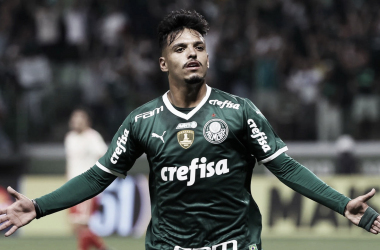 Com final de jogo animado, Palmeiras vence Internacional e segue na liderança do Brasileiro