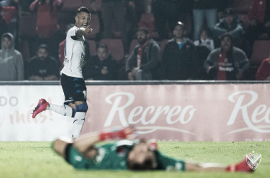 Janson festeja el gol de la victoria (Foto: prensa Vélez)