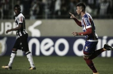 Juninho marca dois, Bahia vence Atlético-MG e quebra tabu de 32 anos
