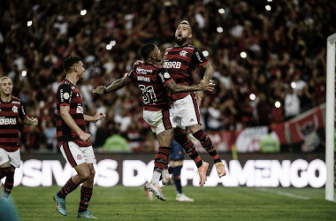 Com time reserva, Flamengo goleia Atlético-GO e entra no G-4 do Brasileirão
