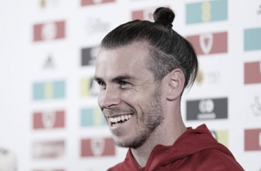 Bale riendo en rueda de prensa I Imagen: Getty Images