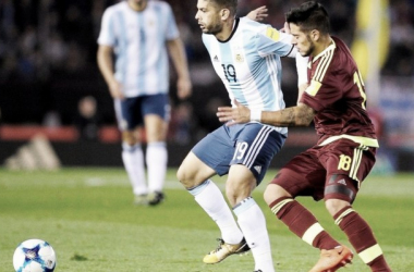 Pizarro-Banega: Dupla sevillista en el empate de Argentina